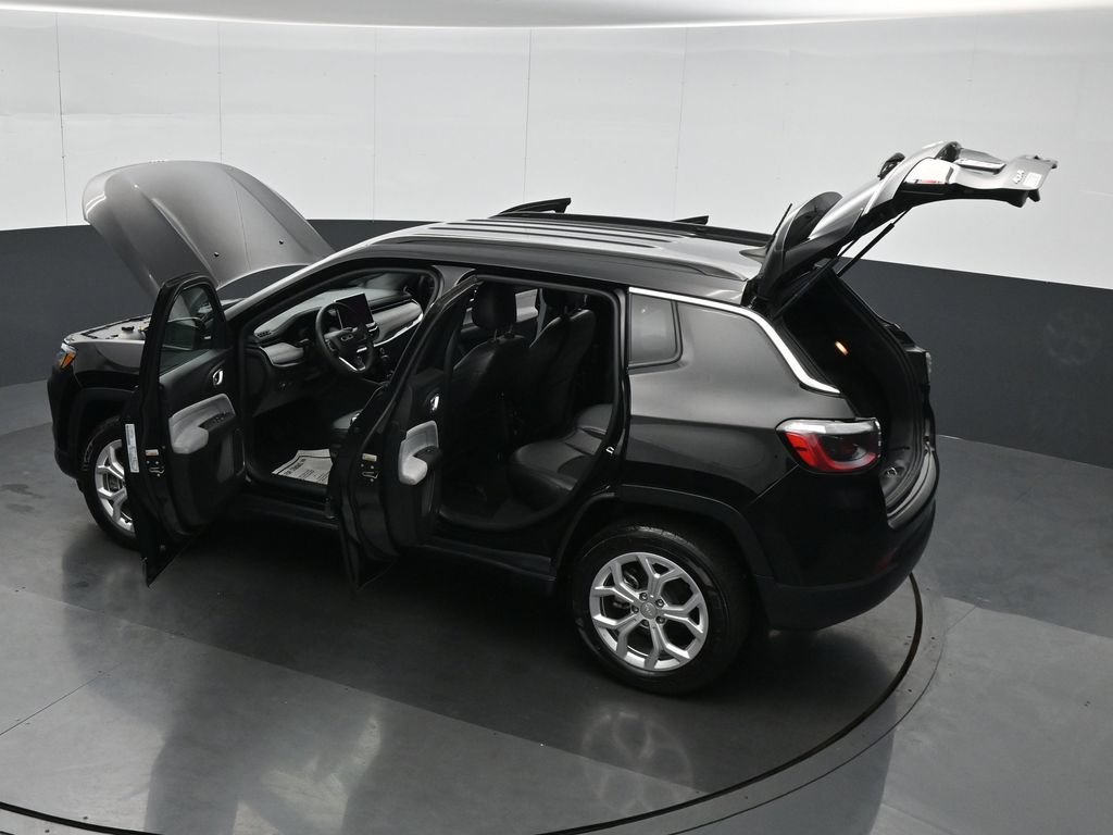 Used 2024 Black Jeep Latitude image 38