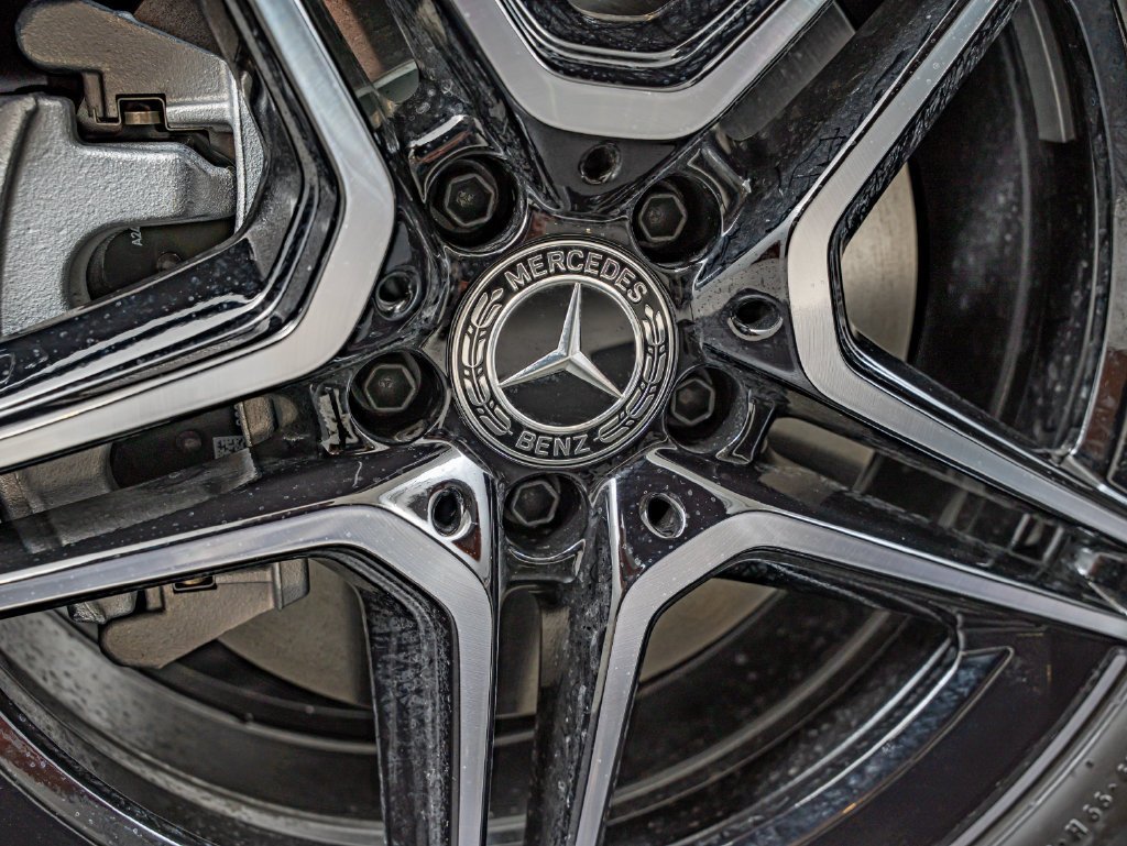 New 2026 MANUFAKTUR Patagonia Red Metallic Mercedes-Benz GLA 250 image 11