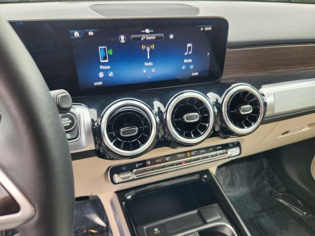 Used 2026 White Mercedes-Benz GLB 250 image 26