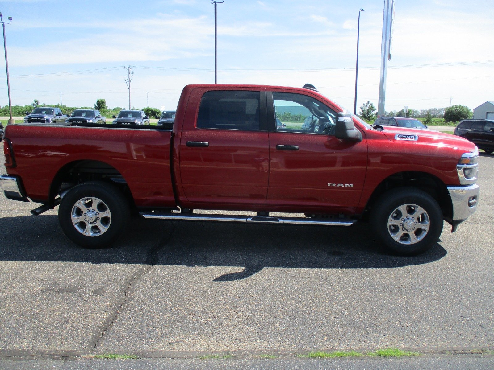 New 2026 Molten Red Pearl-Coat Exterior Paint RAM Big Horn image 12