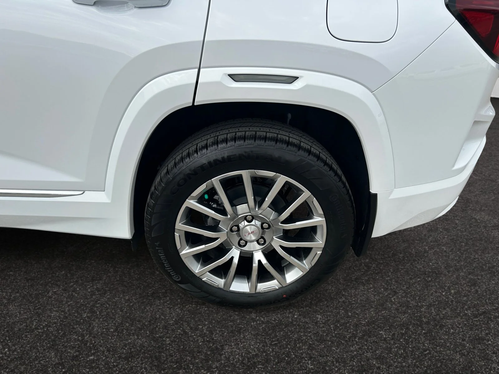 New 2027 Summit White GMC AWD Denali image 9