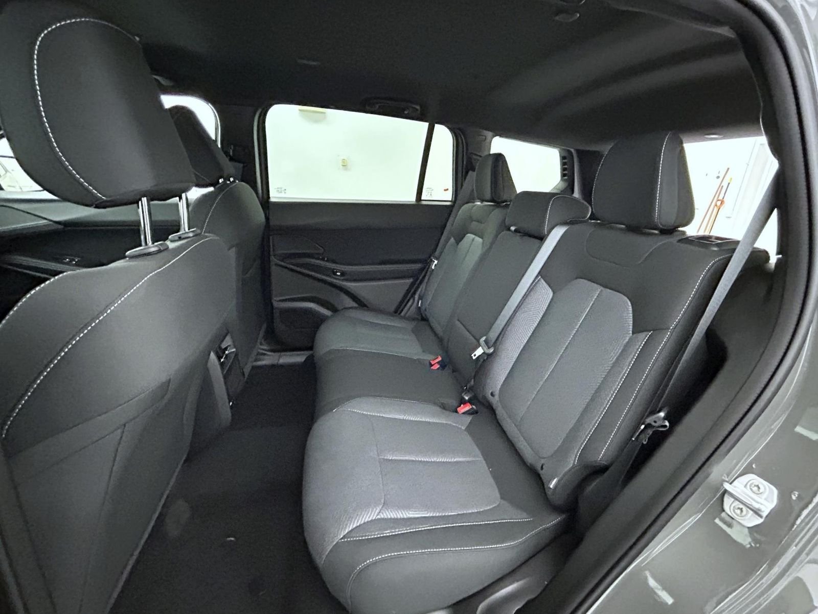 New 2026 Sting-Gray Clear-Coat Exterior Paint Jeep Laredo image 19