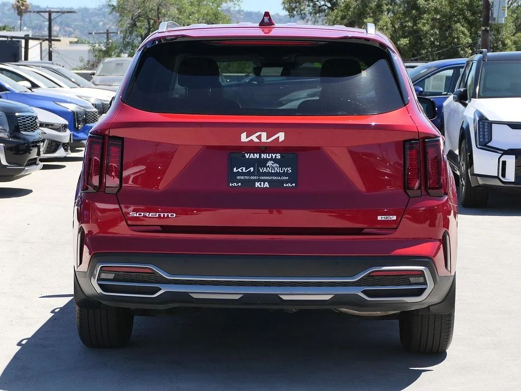 Used 2023 Red Kia EX image 5