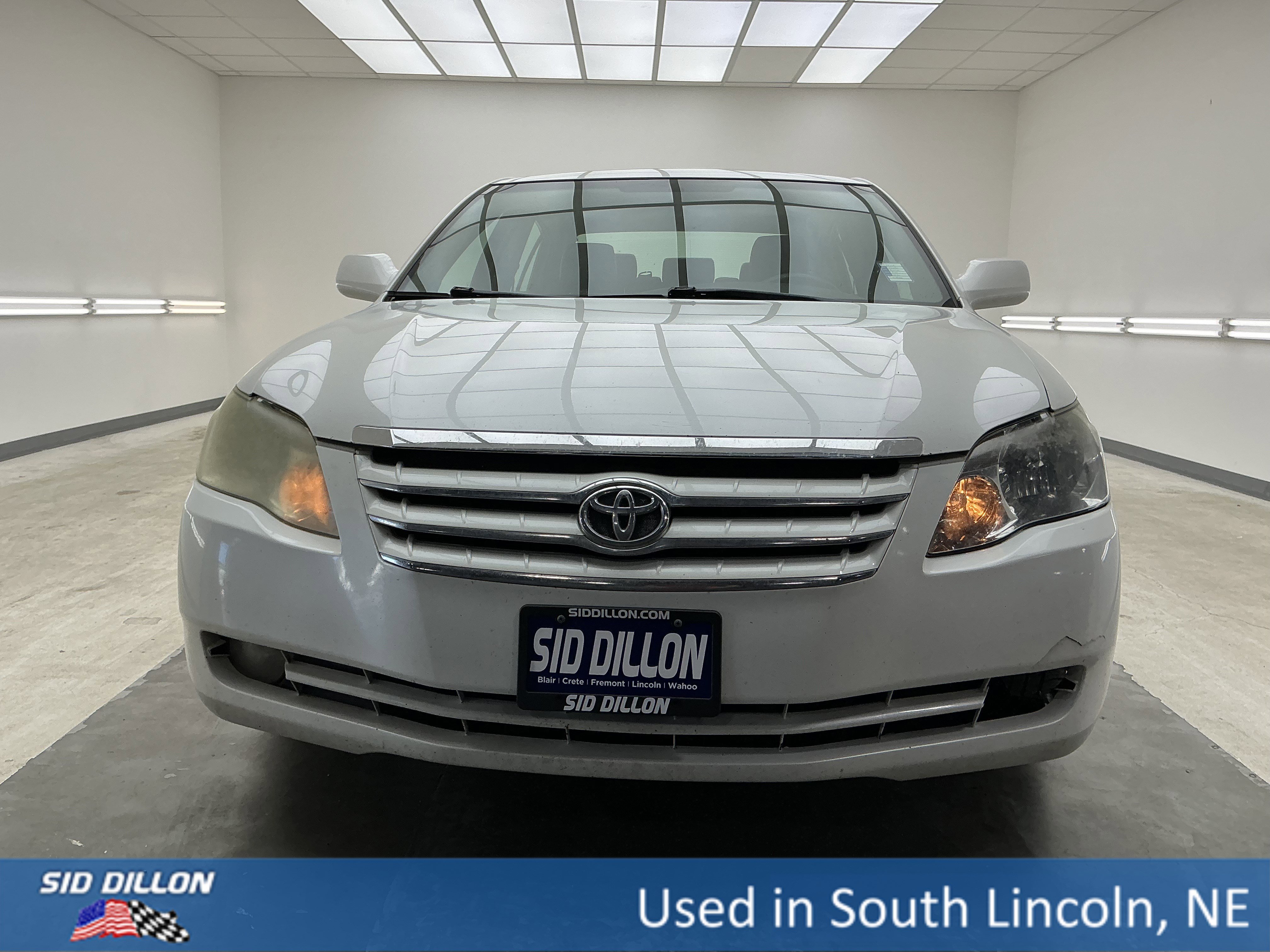 Used 2005 Blizzard Pearl Toyota XLS image 2