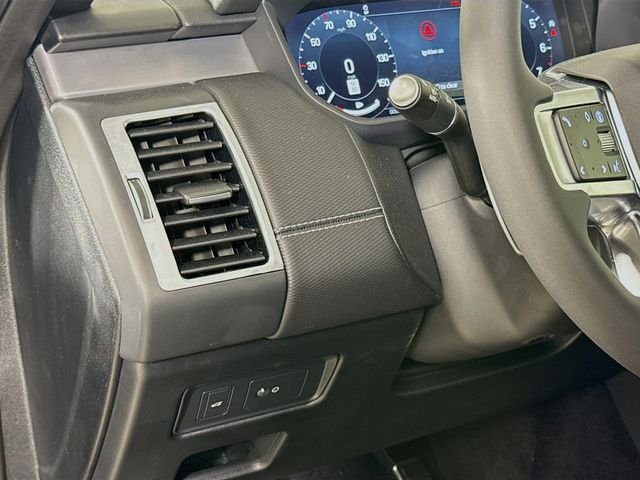 2026 Land Rover Discovery Gemini Edition - Photo 10