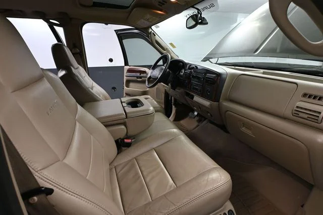 2005 Ford F-350 Super Duty Lariat - Photo 43