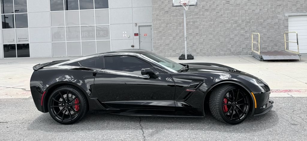 Used 2019 Black Chevrolet Grand Sport image 5