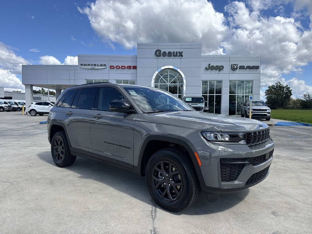 2027 Jeep Grand Cherokee Laredo Altitude