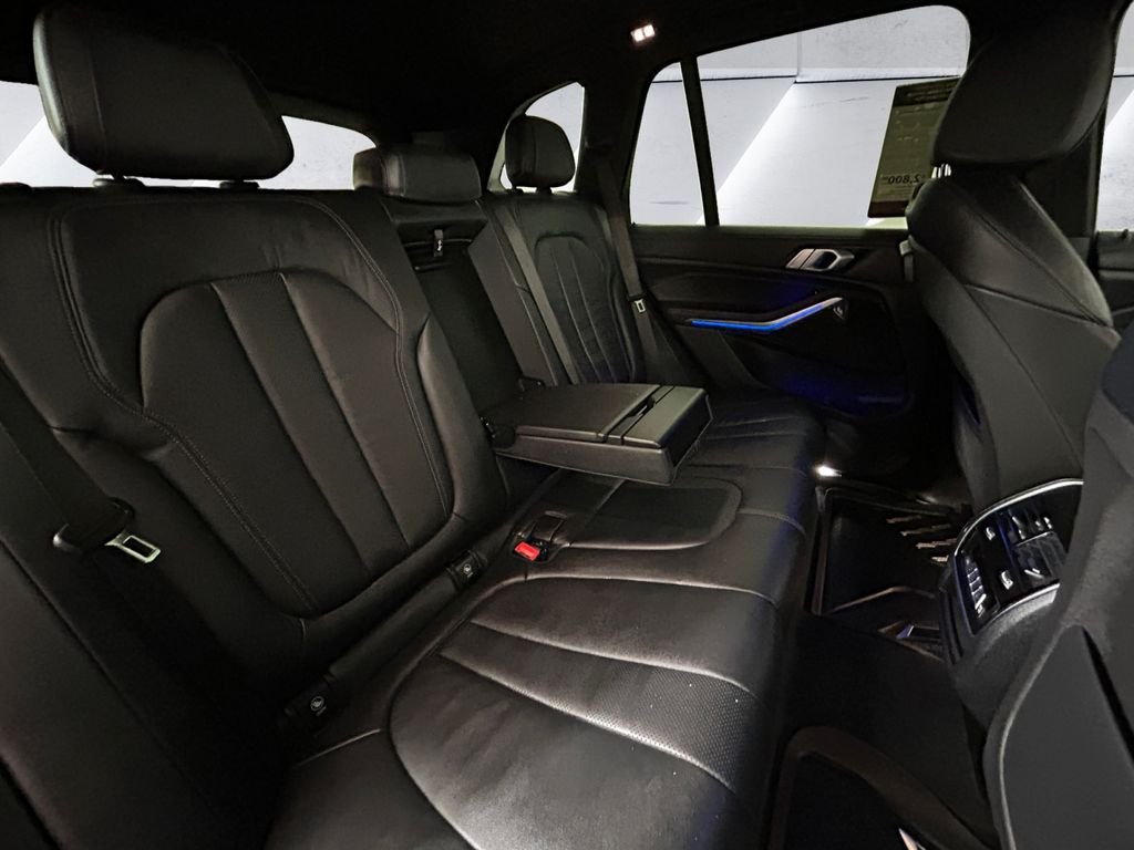 Used 2020 Black BMW sDrive40i image 16