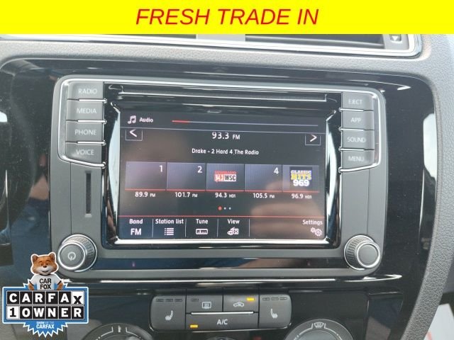 Used 2018 White Volkswagen 1.8T SE Sport image 32