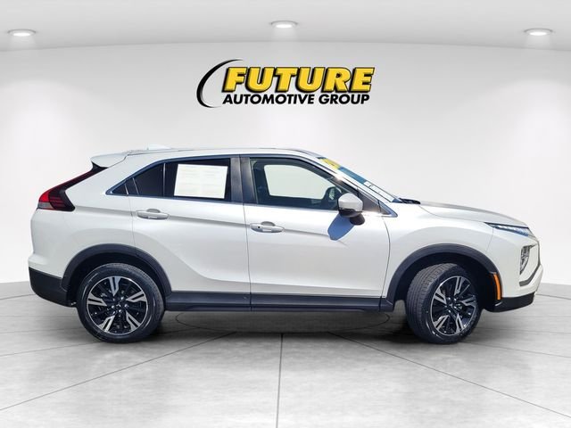 Used 2025 White Mitsubishi SE image 3
