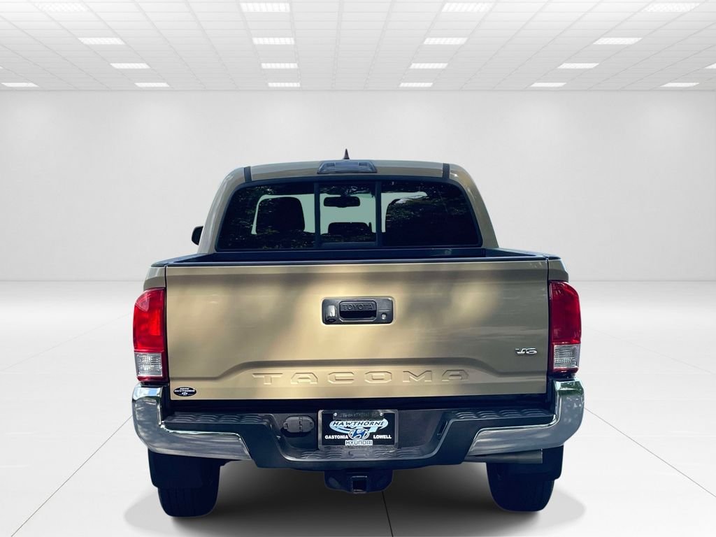 Used 2017  Toyota SR5 image 5