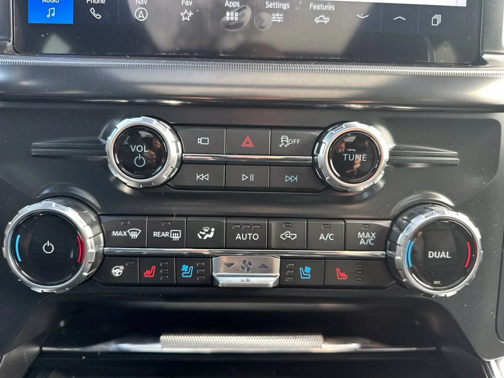 New 2026 Star White Metallic Tri-Coat Ford Platinum® image 18