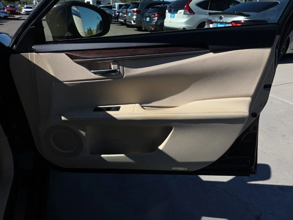 Used 2013 Red Lexus 350 image 30