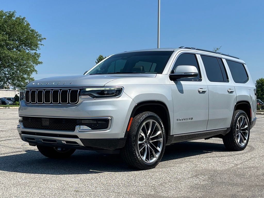 Used 2022 Silver Jeep Series III image 3