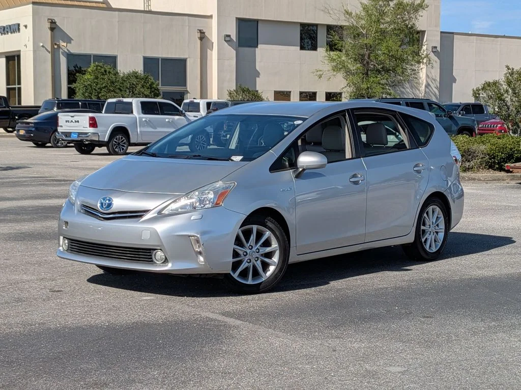2013 Toyota Prius v Five