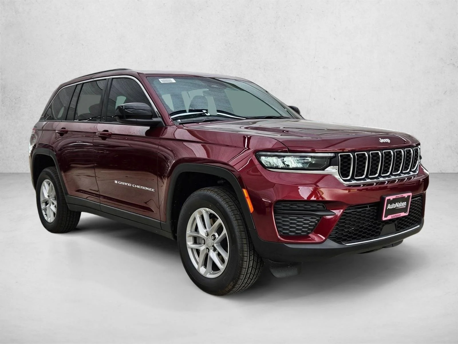 New 2026 Velvet Red Pearl-Coat Exterior Paint Jeep Laredo image 7