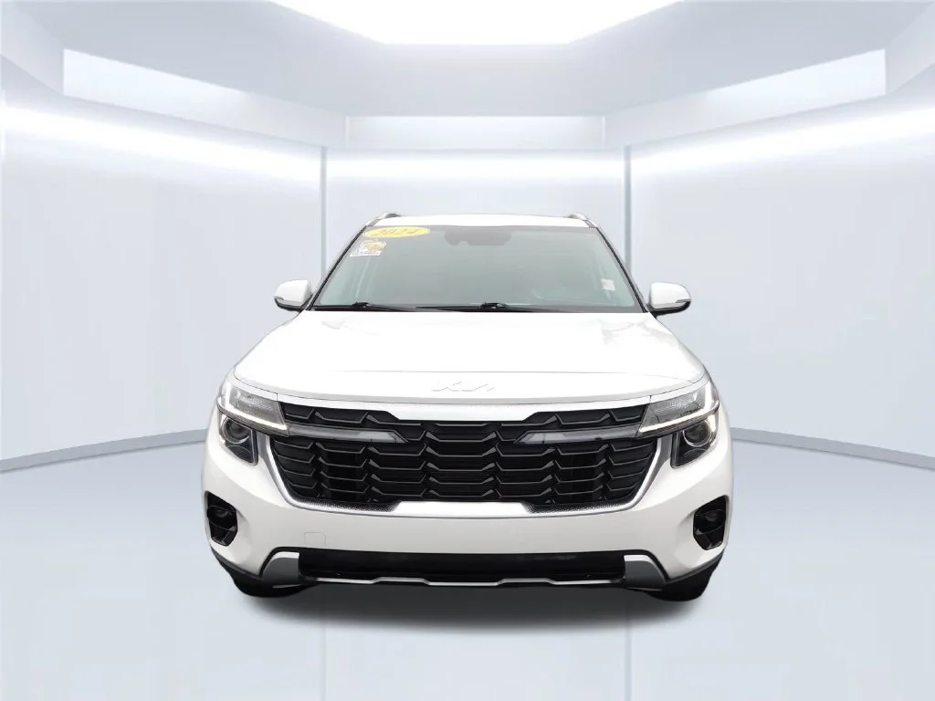Used 2024 White Kia EX image 8