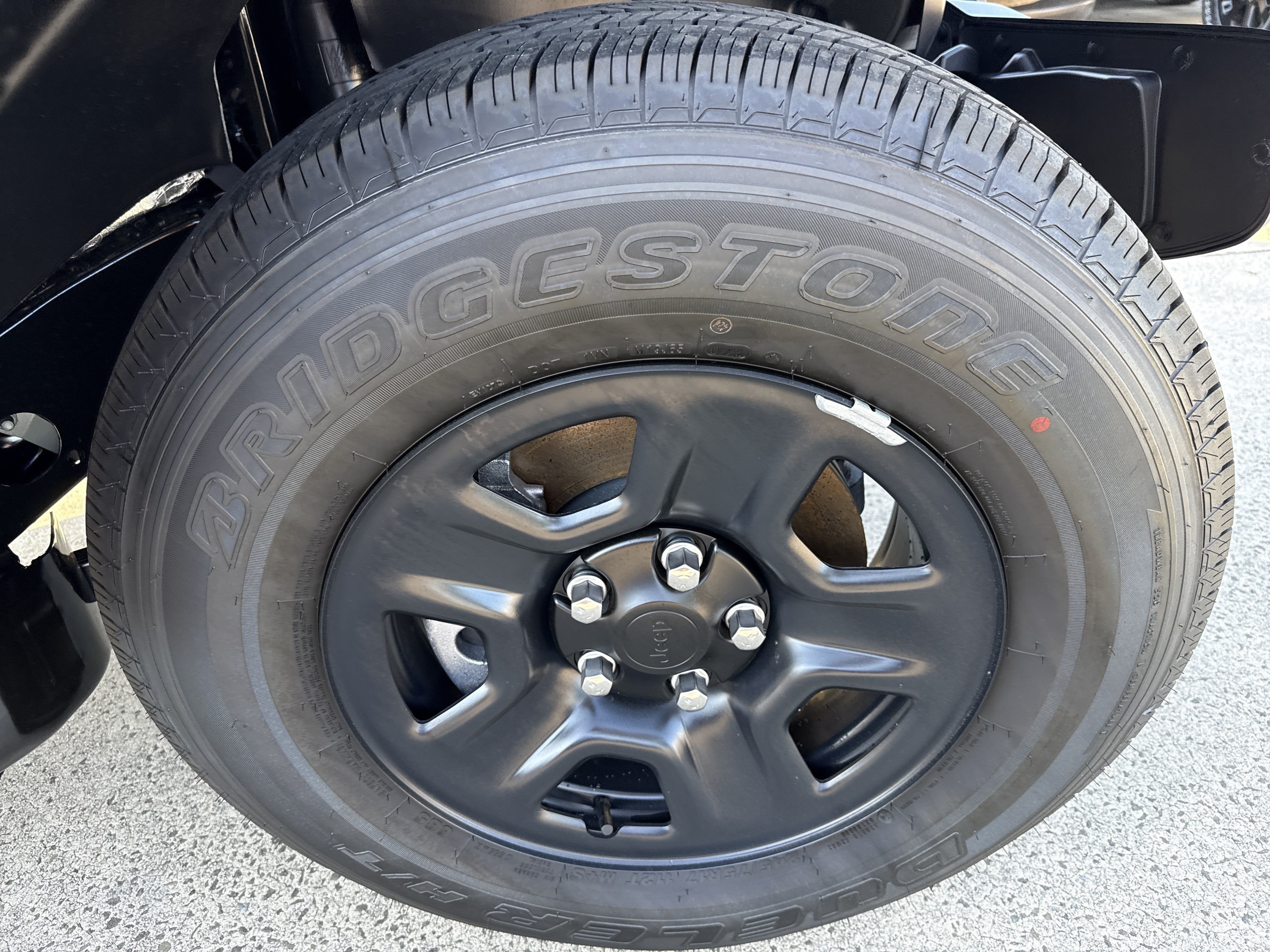 New 2026 Reign Jeep Sport image 12