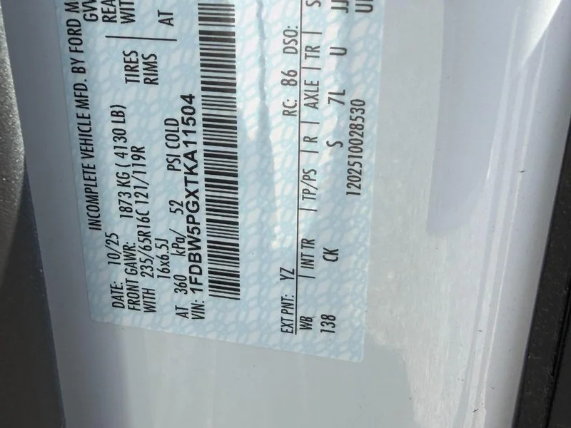 New 2026 Oxford White Ford T-350 RWD SRW 138" WB 9500 GVWR image 18