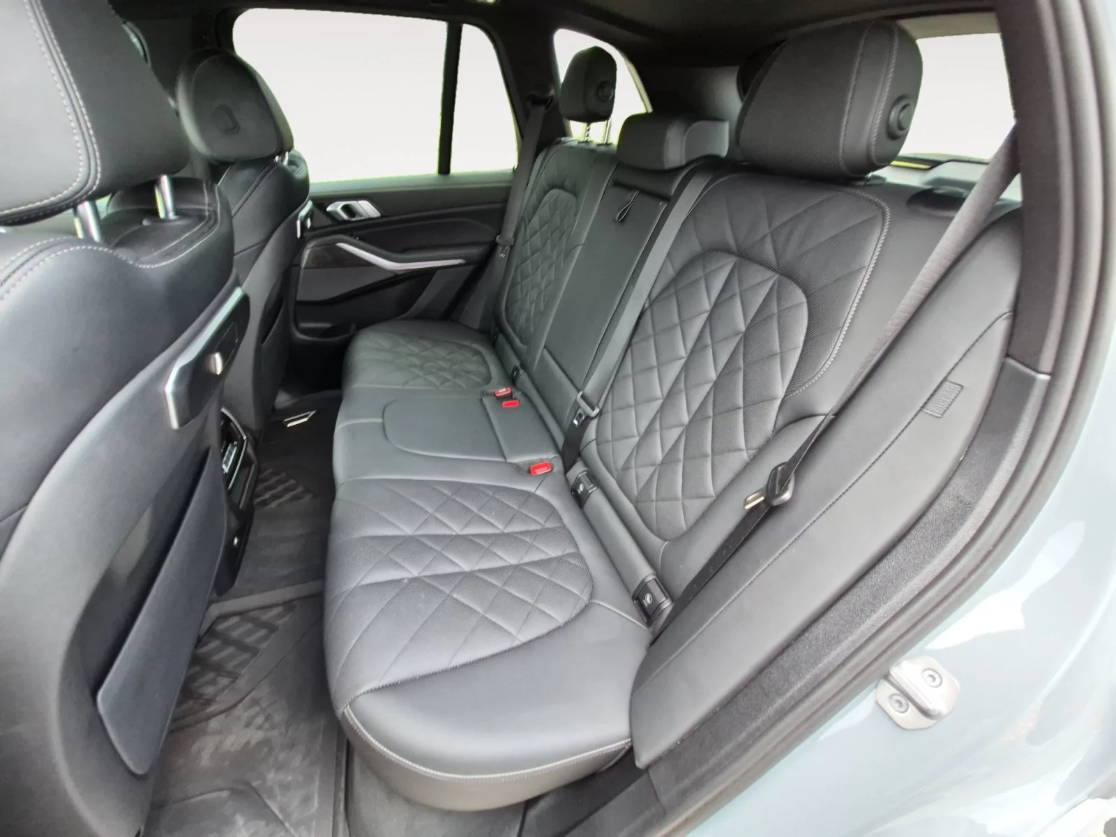 Used 2025 Brooklyn Grey Metallic BMW xDrive40i image 24