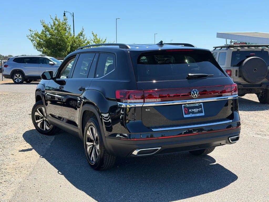 New 2026 Deep Black Pearl Volkswagen SE image 9