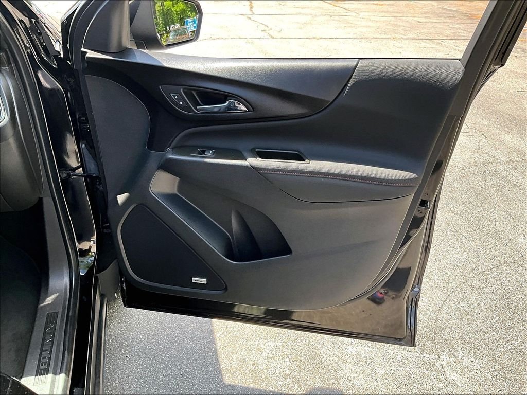 Used 2023 Mosaic Black Metallic Chevrolet RS image 12
