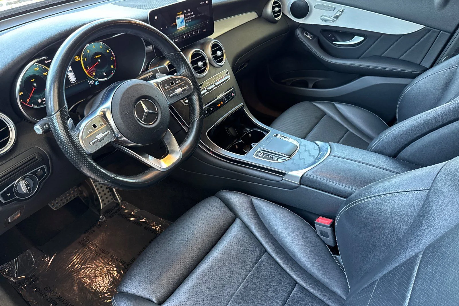 Used 2022 Black Mercedes-Benz GLC 300 image 10