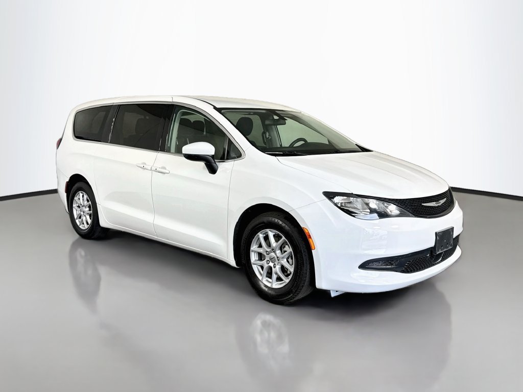 2022 Chrysler Voyager