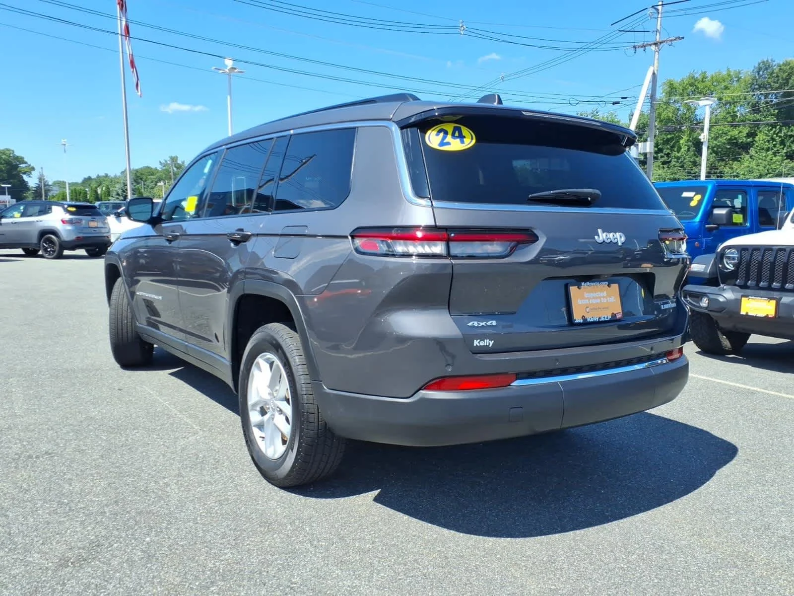 Certified Used 2024 Baltic Gray Metallic Clearcoat Jeep Laredo image 11