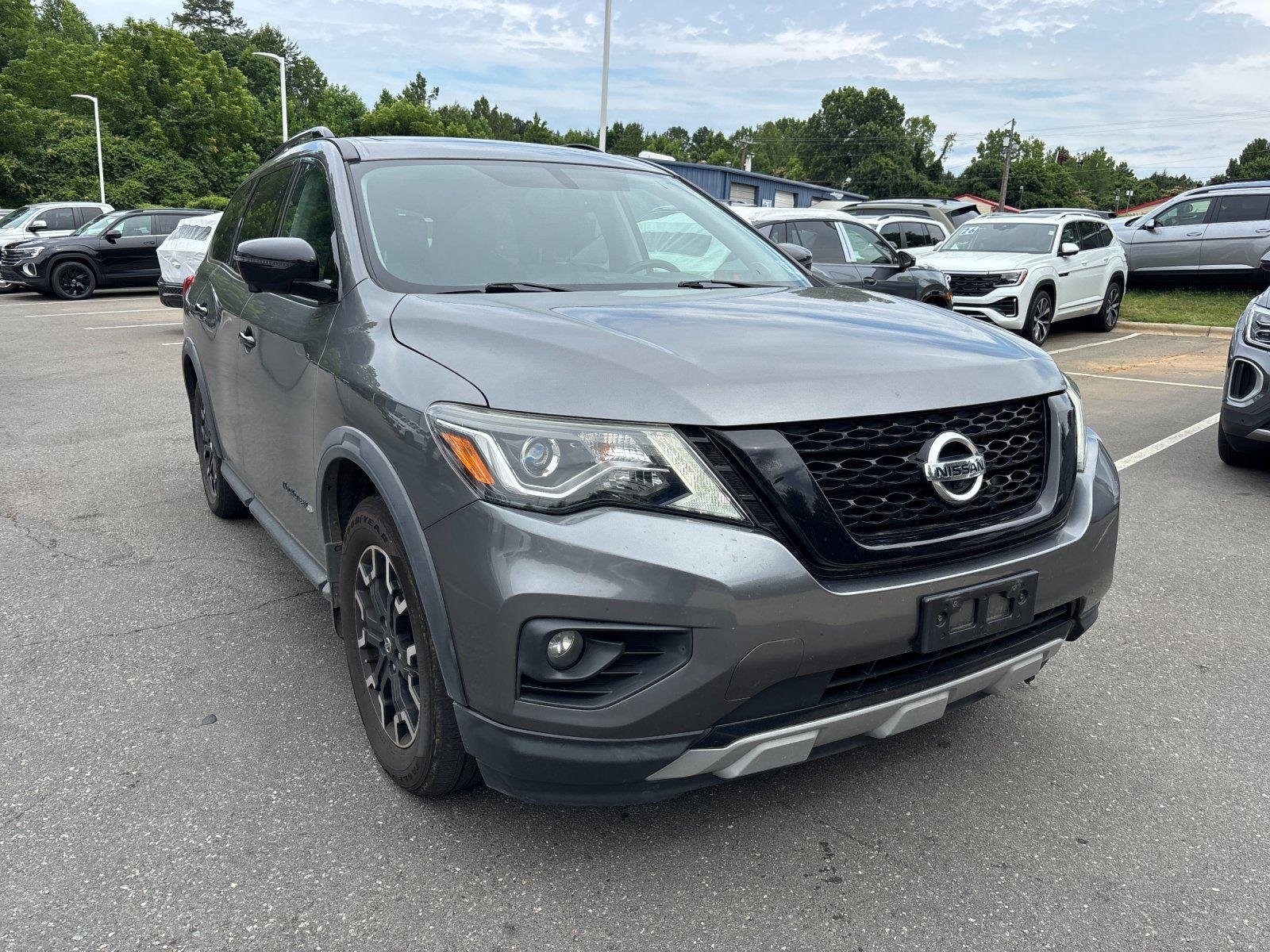 Used 2020  NISSAN SL image 7