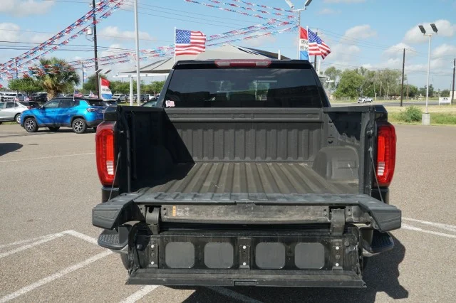 Used 2023 Onyx Black GMC SLT image 8
