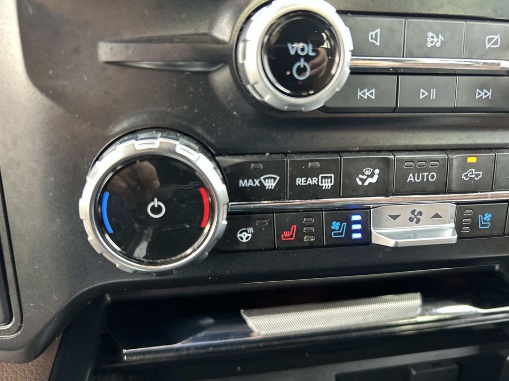 Certified Used 2024 Agate Black Metallic Ford King Ranch image 34