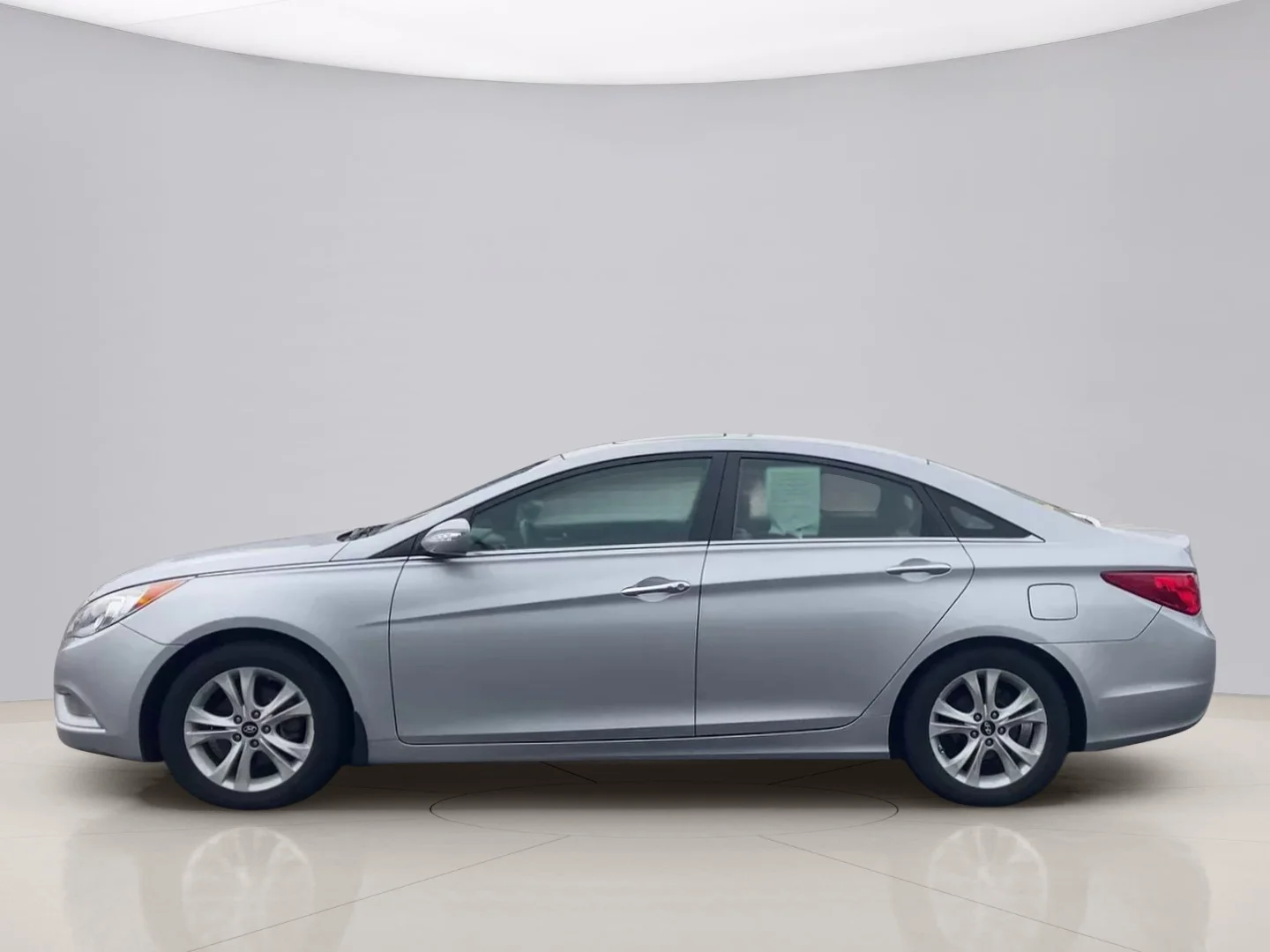 Used 2013 Silver Hyundai LIMITED image 2