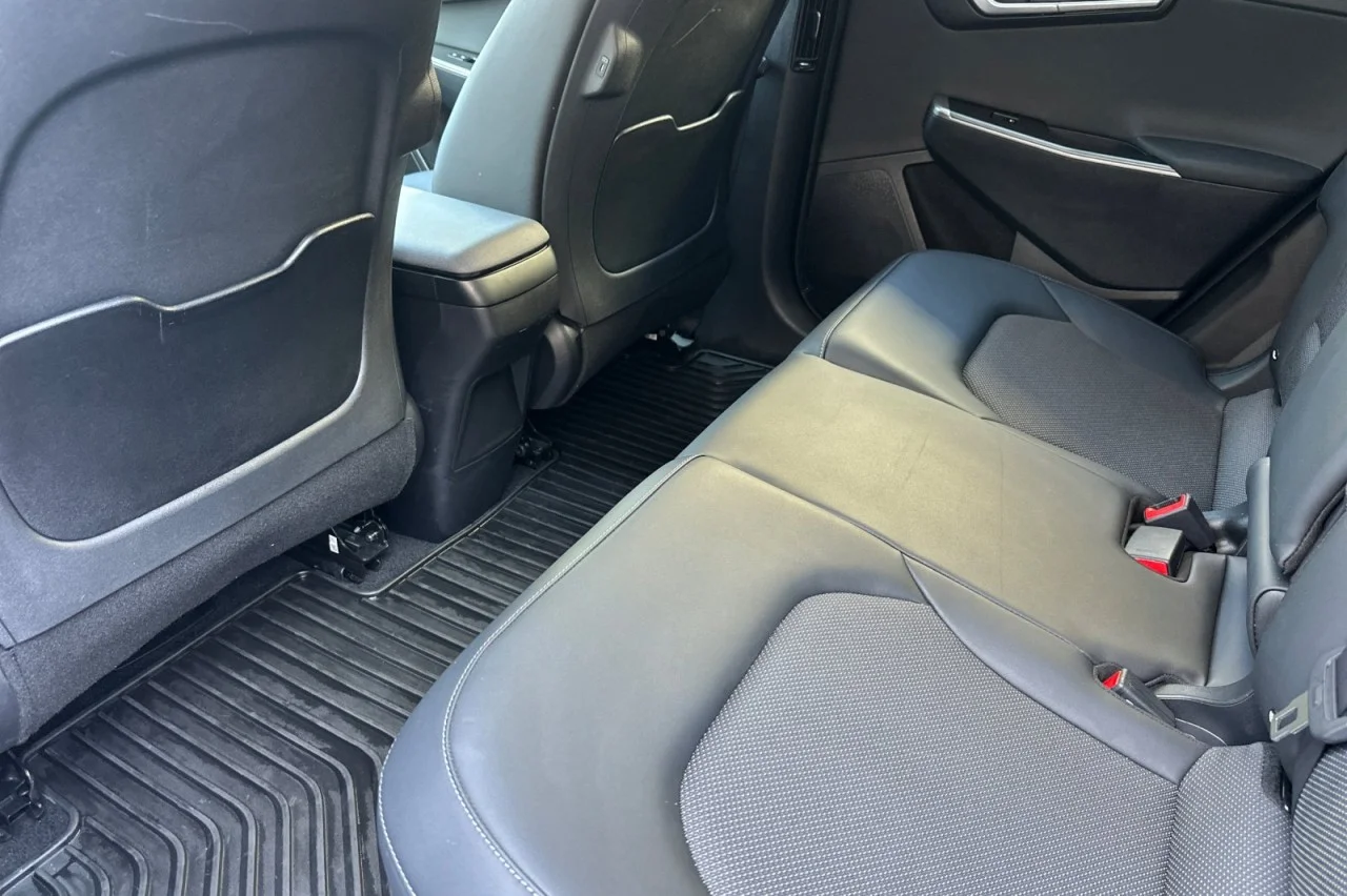 Used 2023 WHITE Kia Light image 11