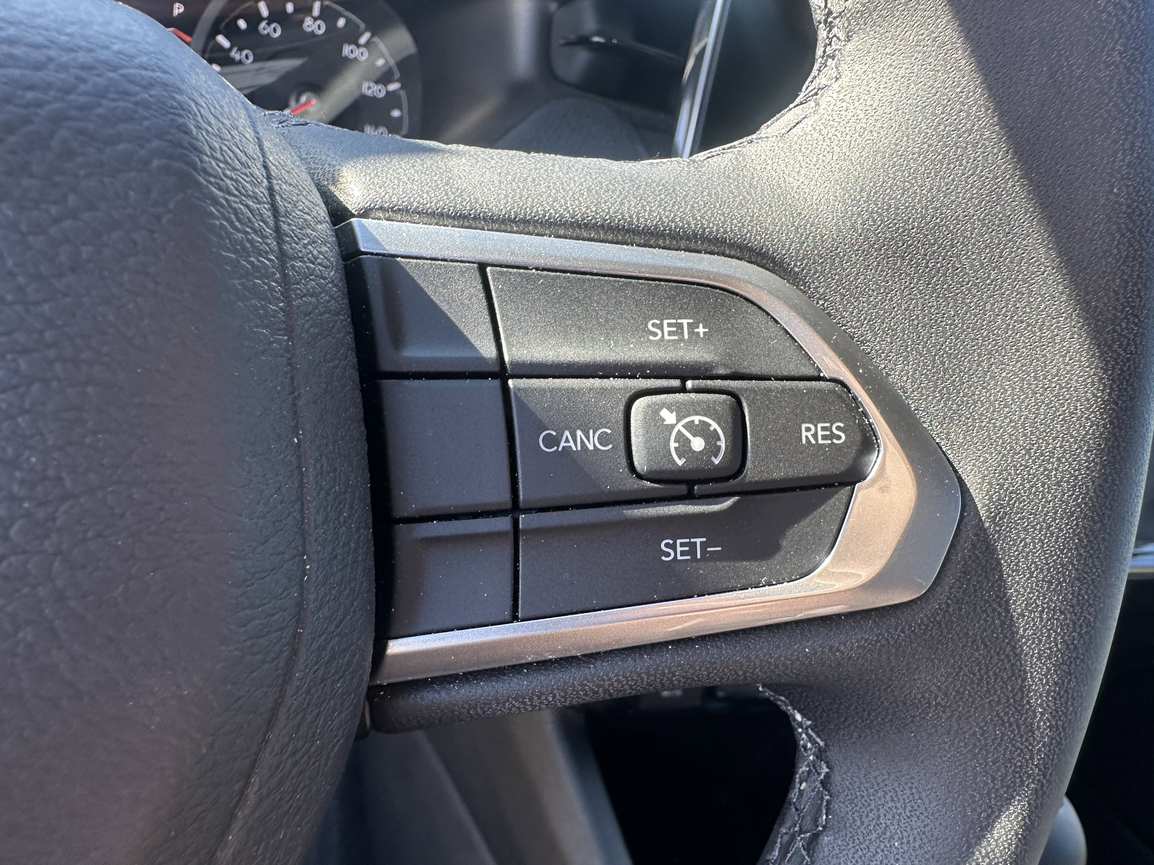 Used 2025 Bright White Clearcoat Jeep Latitude image 13