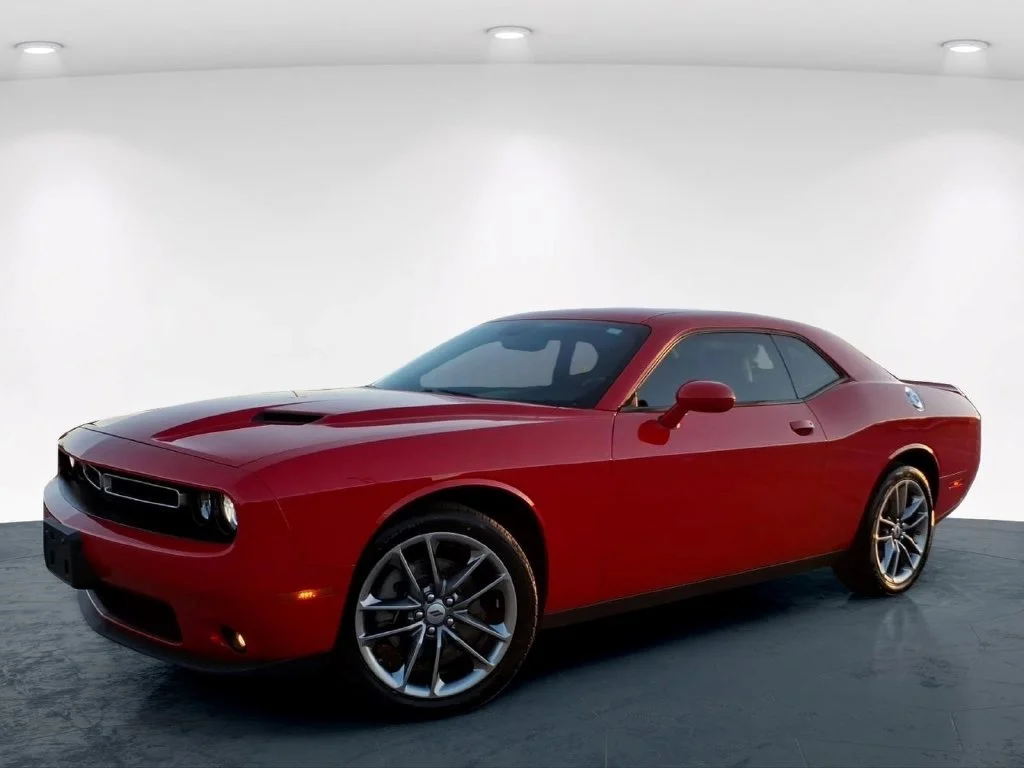 Used 2021 Red Dodge SXT image 2