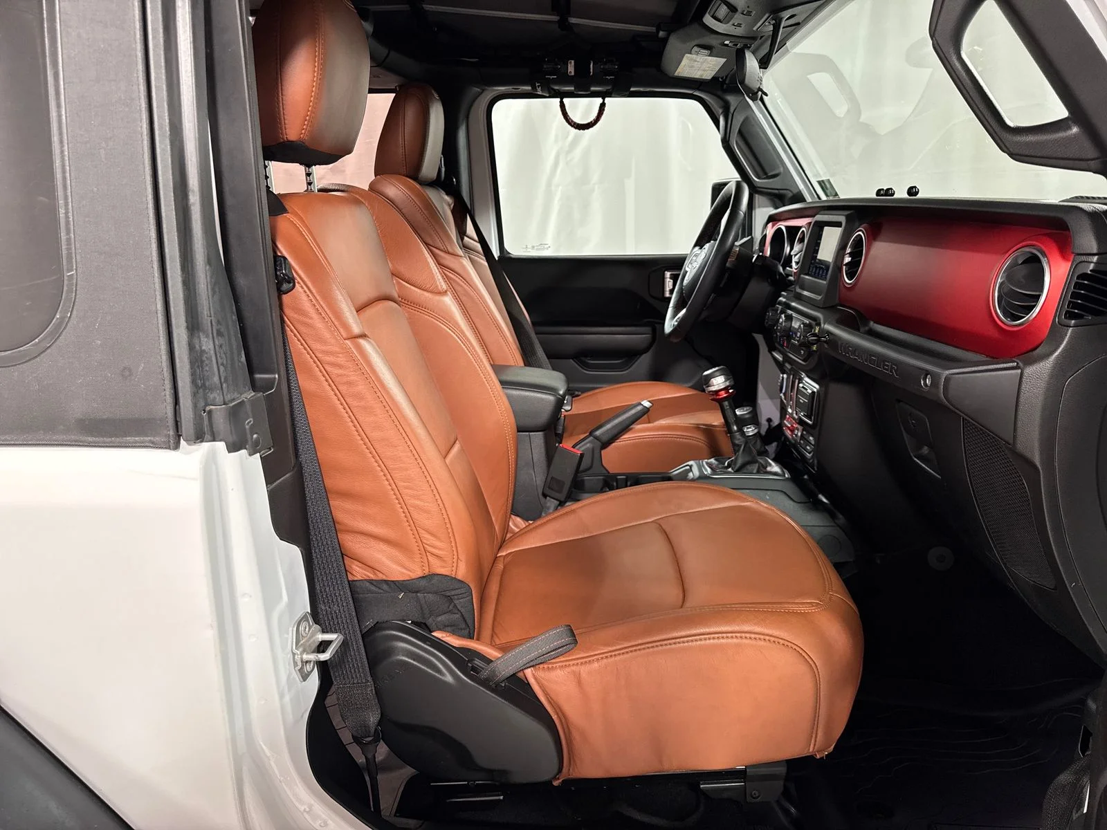 Used 2020 Bright White Clearcoat Jeep Rubicon image 24