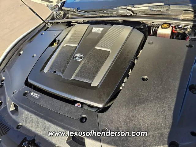 Used 2018 White Lexus 500 Base image 19