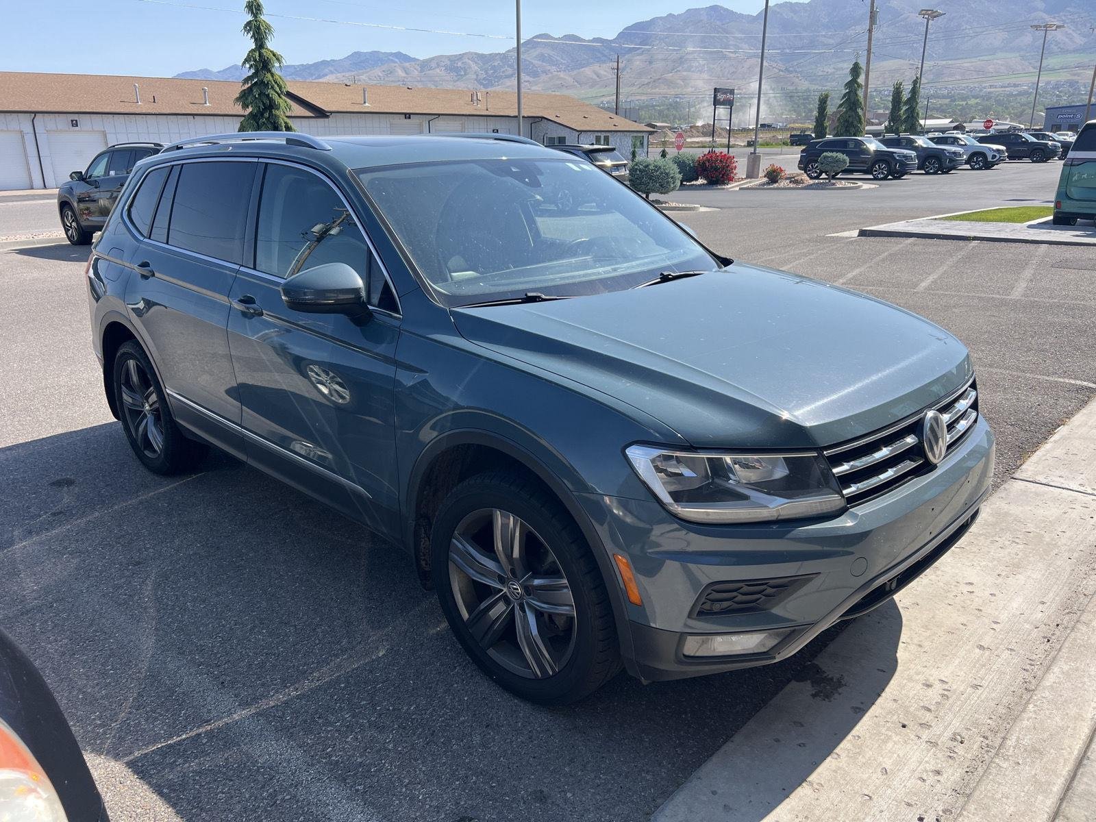 Used 2020 BLUE Volkswagen SE image 2