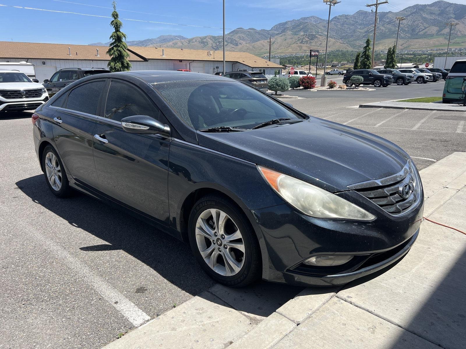 Used 2011 BLUE Hyundai Ltd PZEV image 2