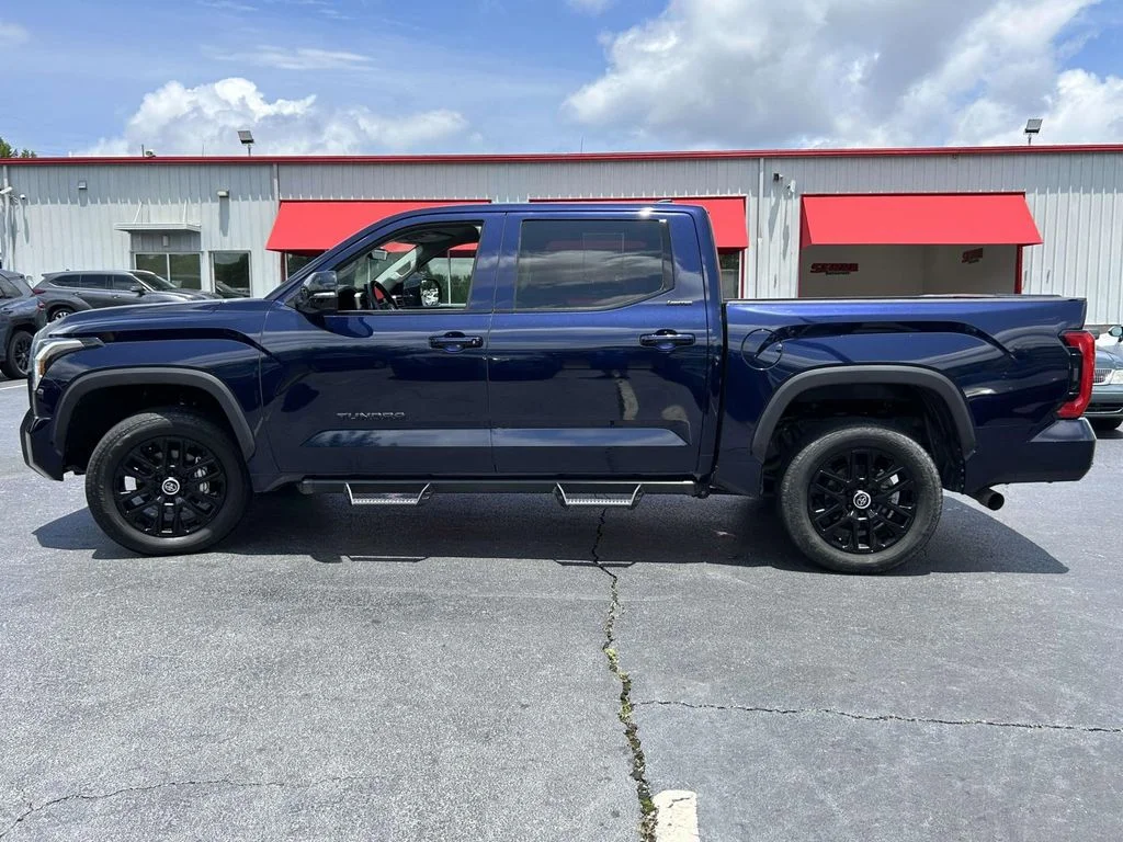 Used 2024  Toyota Limited image 5