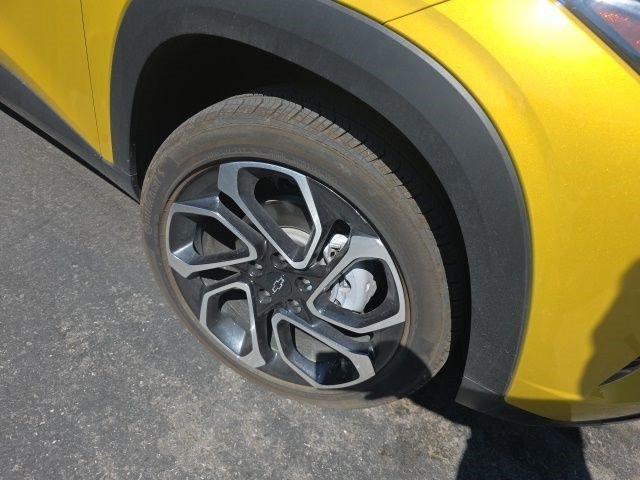Used 2025 Nitro Yellow Chevrolet 2RS image 3