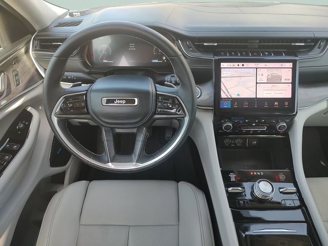 Used 2022 White Jeep Overland image 10