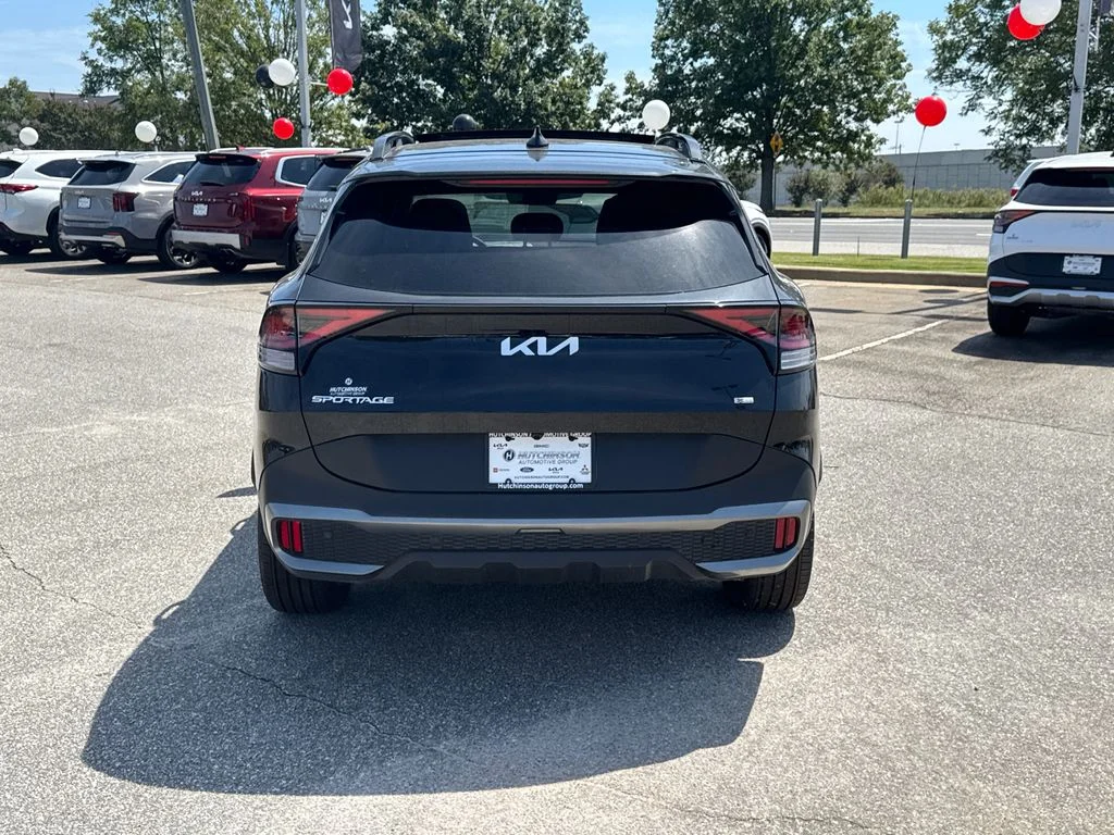New 2024 Fusion Black Kia X-Line image 4