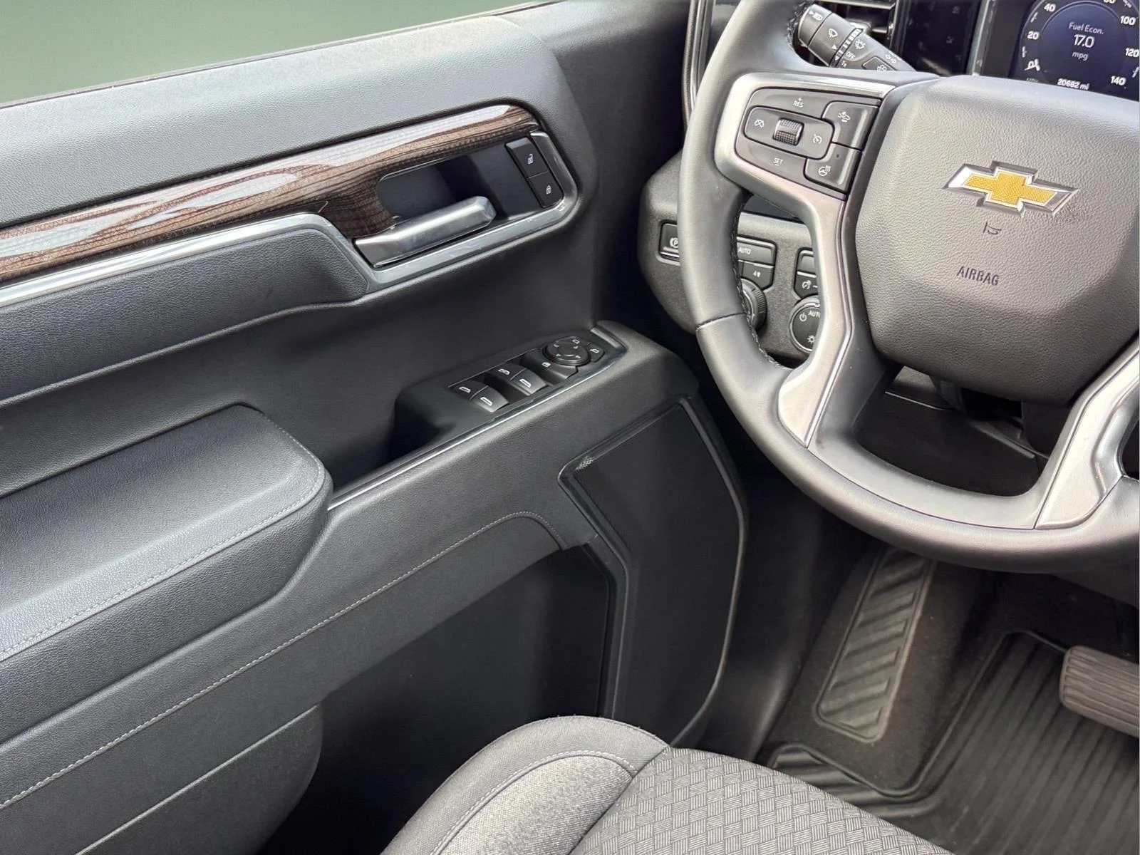 Used 2026 Sterling Gray Metallic Chevrolet LT image 28