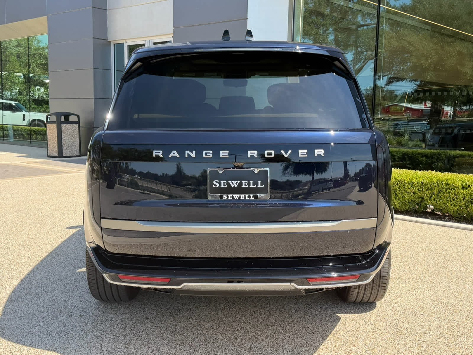 New 2026 Constellation Blue Ultra Metallic Gloss Land Rover Autobiography image 6
