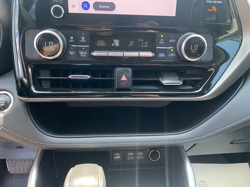 Used 2023 Gray Toyota L image 24