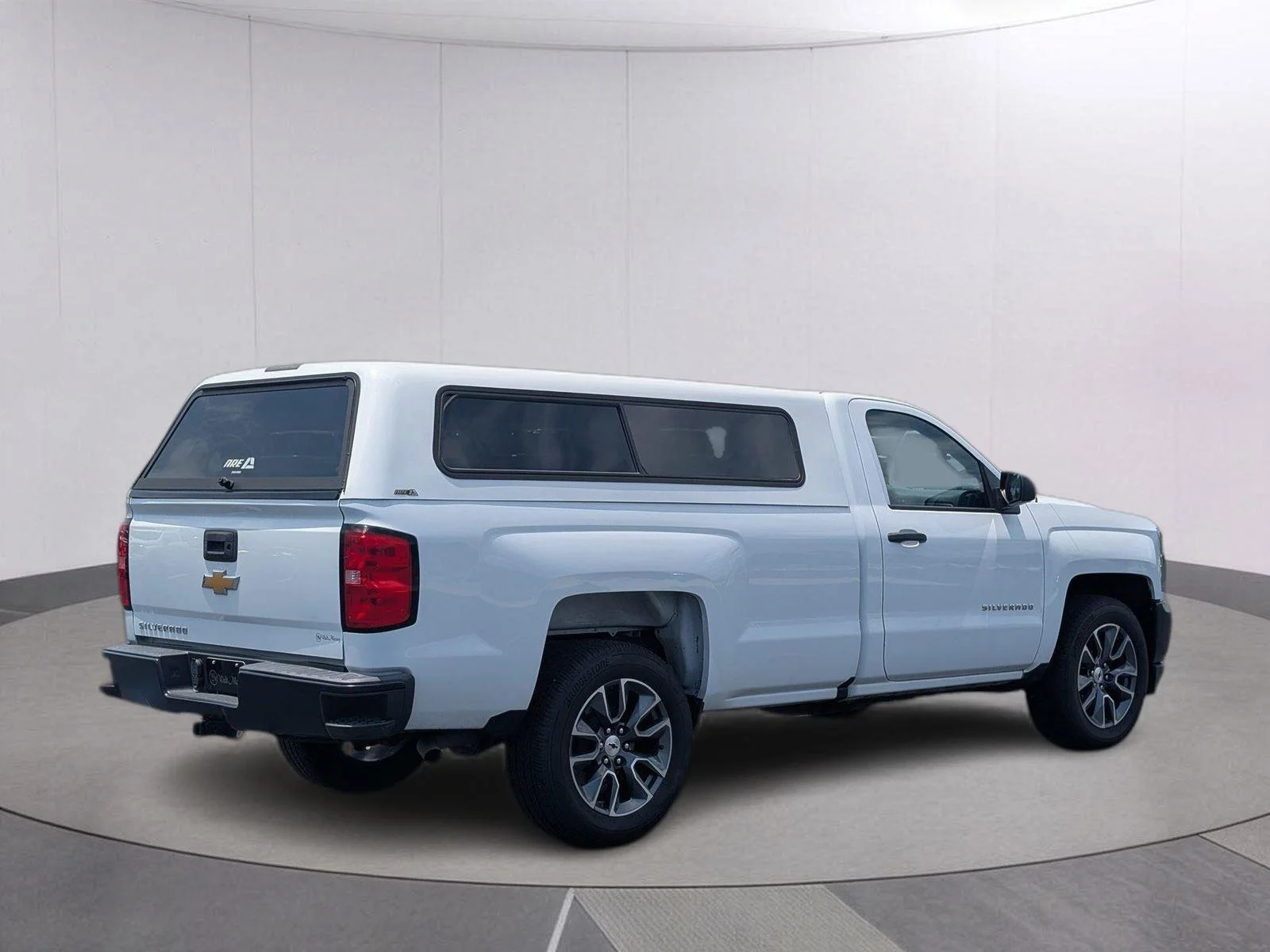 Used 2018 SUMMIT WHITE Chevrolet Work Truck image 7