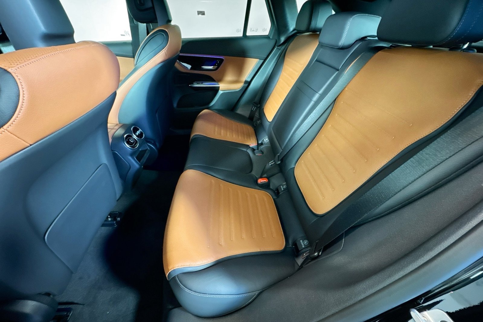 New 2026 Black Mercedes-Benz GLC 300 image 21